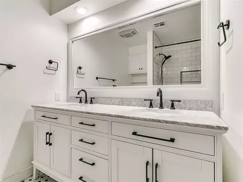 Bath - 1601 Hazelhurst, Edmond, OK 73013 photo 7 of 9