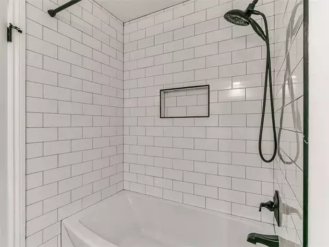 Bath - 1601 Hazelhurst, Edmond, OK 73013 photo 9 of 9