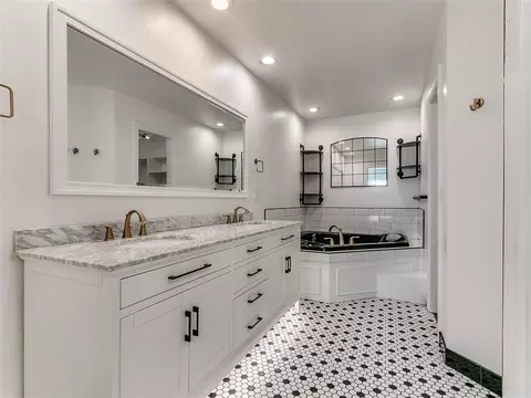 Bath - 1601 Hazelhurst, Edmond, OK 73013 photo 1 of 9