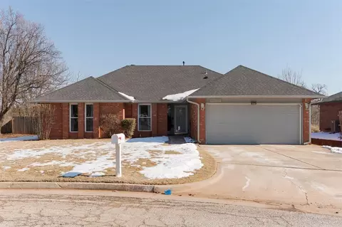 16732 Crest Vly, Edmond, OK 73012
