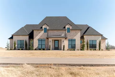 2439 Friend Cir, Chickasha, OK 73018