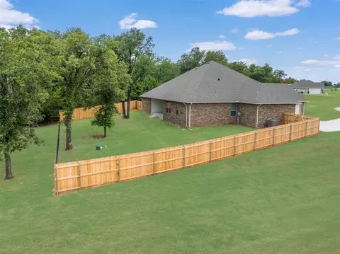 11160 Black Lion Ct, Blanchard, OK 73010