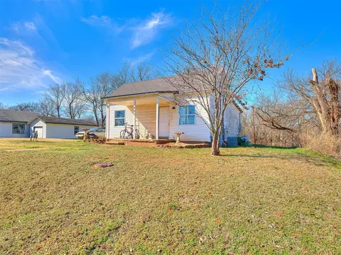 201 Dogwood Ave, Wellston, OK 74881