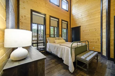 Bedroom - 94 Willow Bend Rd, Broken Bow, OK 74728 photo 4 of 7
