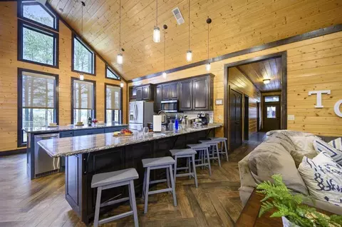 Kitchen - 94 Willow Bend Rd, Broken Bow, OK 74728 photo 7 of 8