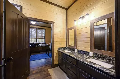 Bath - 94 Willow Bend Rd, Broken Bow, OK 74728 photo 7 of 9