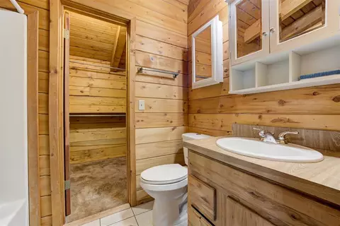 Bath - 10 Timber Oaks Rd, Mcloud, OK 74851 photo 4 of 4