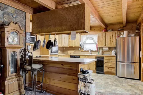 Kitchen - 10 Timber Oaks Rd, Mcloud, OK 74851 photo 2 of 8