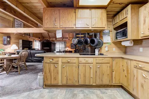 Kitchen - 10 Timber Oaks Rd, Mcloud, OK 74851 photo 6 of 8