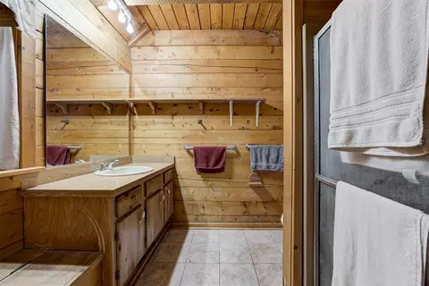 Bath - 10 Timber Oaks Rd, Mcloud, OK 74851 photo 1 of 4