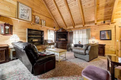 Living - 10 Timber Oaks Rd, Mcloud, OK 74851 photo 2 of 3