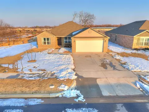 198 Fox Burrow Ln, Newcastle, OK 73065