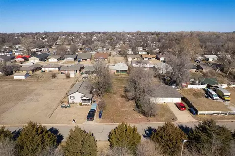 3221 NE Park Pl, Oklahoma City, OK 73117