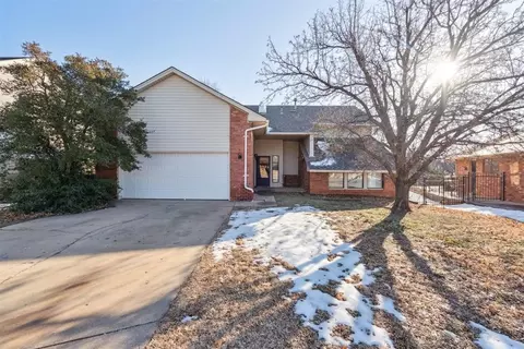 11608 Kings Cir, Oklahoma City, OK 73162
