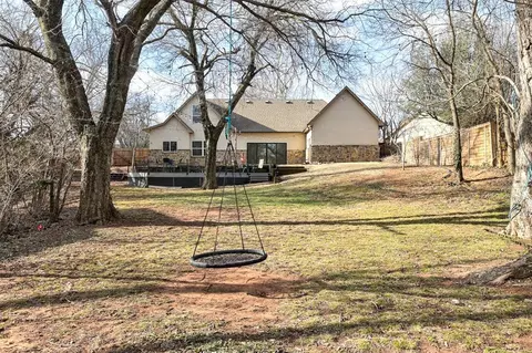 521 Partridge Ln, Edmond, OK 73034