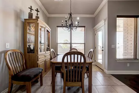 Dining - 5009 Champlain Pl, Edmond, OK 73025 photo 2 of 3