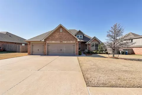 Exterior - 5009 Champlain Pl, Edmond, OK 73025 photo 2 of 6