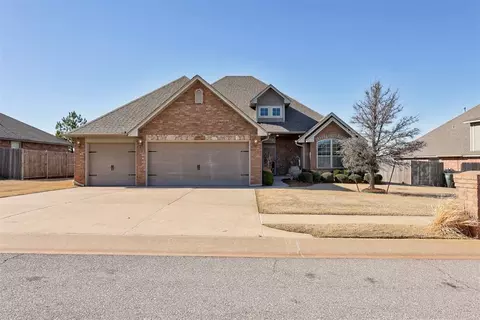 5009 Champlain Pl, Edmond, OK 73025