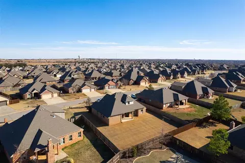 View/Area - 5009 Champlain Pl, Edmond, OK 73025 photo 3 of 6