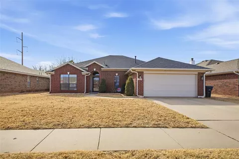 140 SE 26th St, Moore, OK 73160