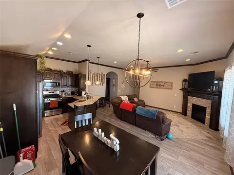 8816 SW 41st Ter, Oklahoma City, OK 73179