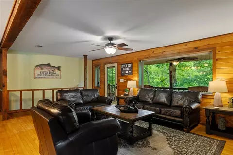 Living - 868 Red Fox Rd, Broken Bow, OK 74728 photo 2 of 4