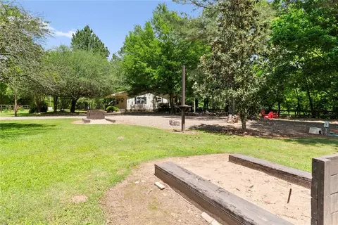 Exterior - 868 Red Fox Rd, Broken Bow, OK 74728 photo 7 of 10