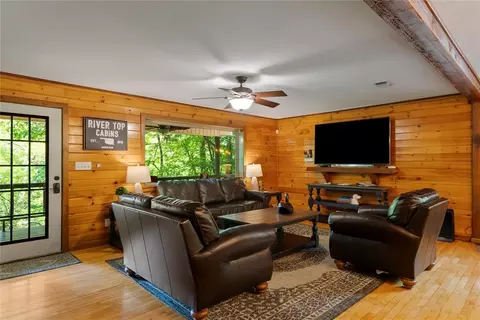 Living - 868 Red Fox Rd, Broken Bow, OK 74728 photo 3 of 4