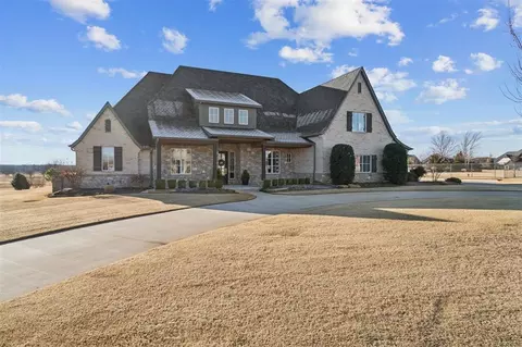 4200 Paloma Cir, Edmond, OK 73012