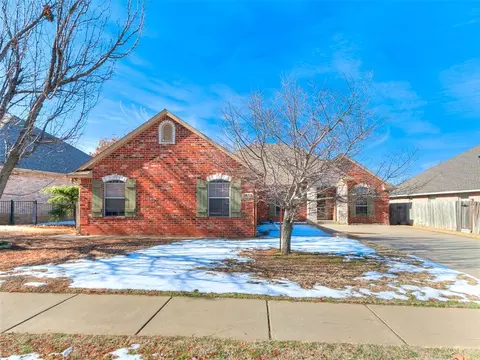2833 Stonebrook Rd, Edmond, OK 73003