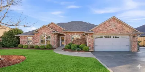 912 Stephanie Ln, Altus, OK 73521