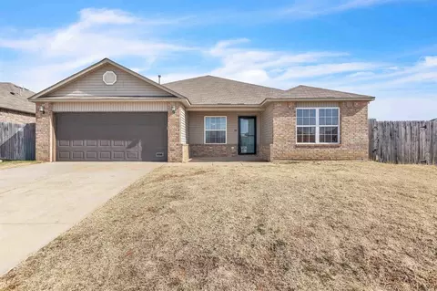 2000 Concord Dr, Newcastle, OK 73065