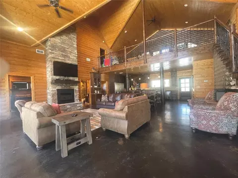 Living - 72 Dry Fly Ln, Broken Bow, OK 74728 photo 4 of 4