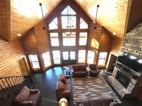 Living - 72 Dry Fly Ln, Broken Bow, OK 74728 photo 3 of 4