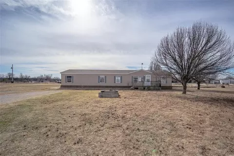 Exterior - 1817 County Road 1251, Tuttle, OK 73089 photo 4 of 6