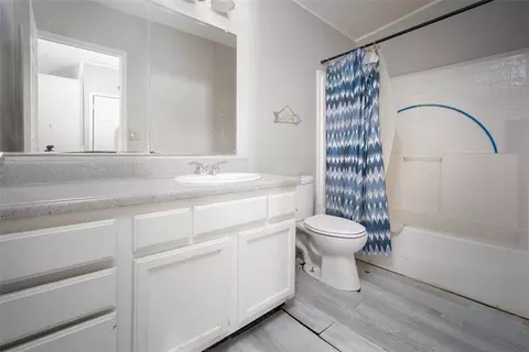 Bath - 1817 County Road 1251, Tuttle, OK 73089 photo 4 of 4