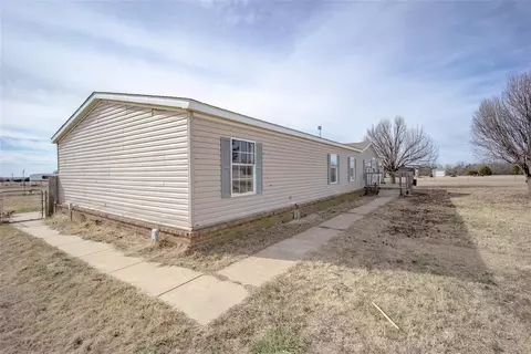 Exterior - 1817 County Road 1251, Tuttle, OK 73089 photo 5 of 6