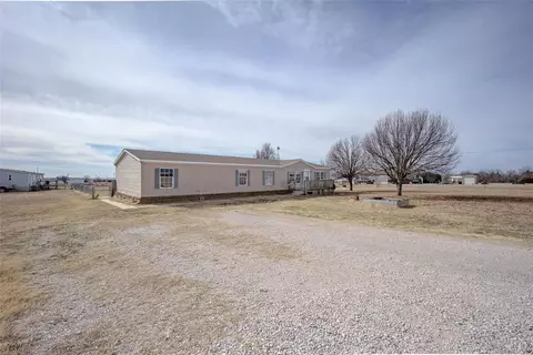 Exterior - 1817 County Road 1251, Tuttle, OK 73089 photo 3 of 6