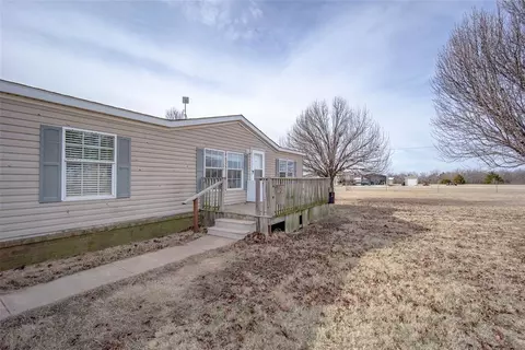 Exterior - 1817 County Road 1251, Tuttle, OK 73089 photo 2 of 6