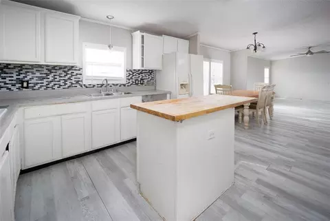 Kitchen - 1817 County Road 1251, Tuttle, OK 73089 photo 3 of 3