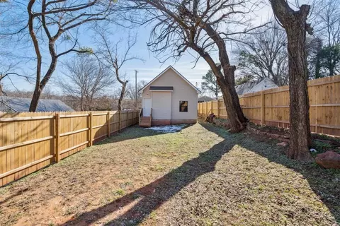 Exterior - 218 E 8th St, Chandler, OK 74834 photo 8 of 11