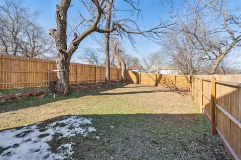 Exterior - 218 E 8th St, Chandler, OK 74834 photo 4 of 11
