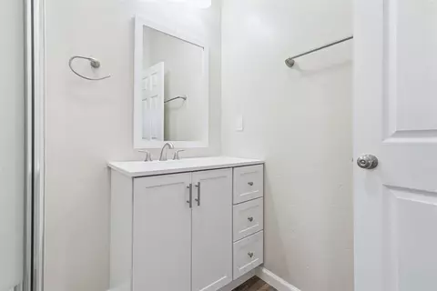 Bath - 218 E 8th St, Chandler, OK 74834 photo 4 of 5