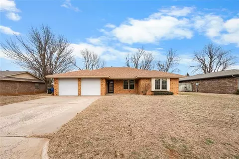 3811 S Hickory Stick Dr, Chickasha, OK 73018