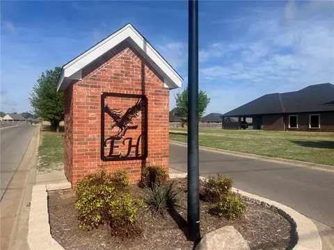 708 Cornerstone Ave, Weatherford, OK 73096
