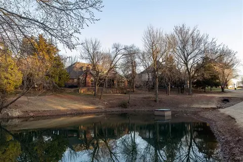 123 Lakeview Trl, Edmond, OK 73003