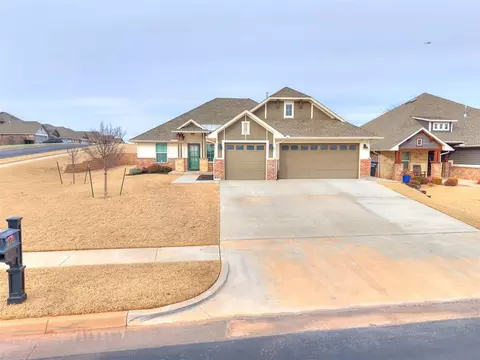 2801 Cedar Creek Dr, Moore, OK 73160