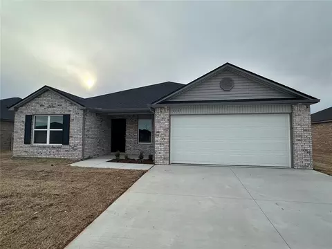 1133 Sunflower Ln, Newcastle, OK 73065