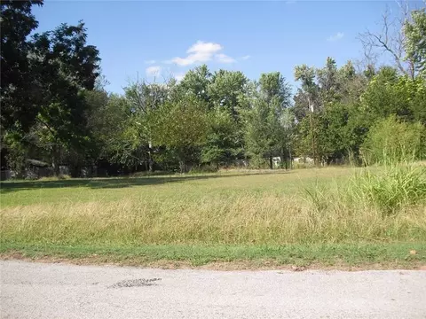 513 W Main St, Tecumseh, OK 74873