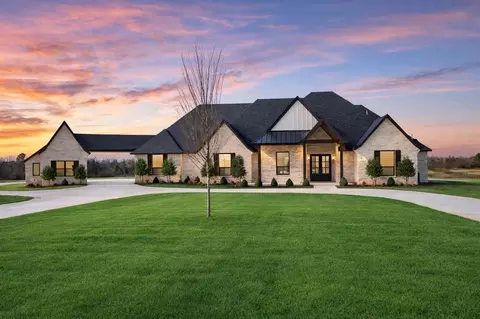 10701 Kase Dr, Mustang, OK 73064
